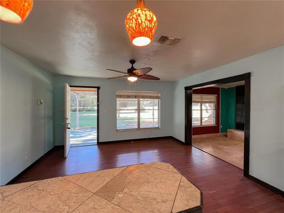 На продажу: $215,000 (3 спален, 2 ванн, 1726 Квадратных фут)