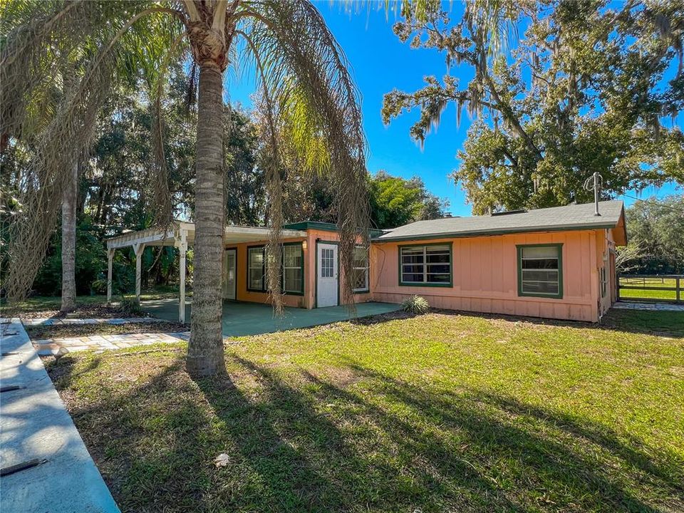 На продажу: $215,000 (3 спален, 2 ванн, 1726 Квадратных фут)