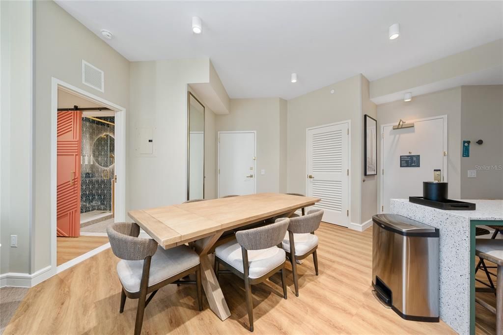For Sale: $604,672 (2 beds, 2 baths, 1181 Square Feet)