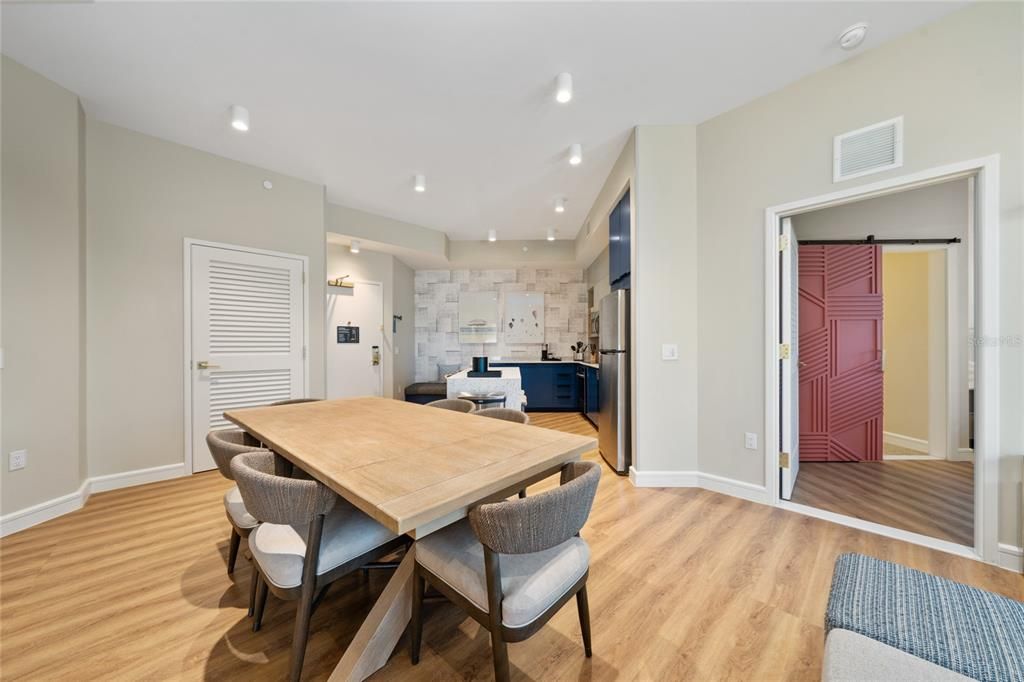 For Sale: $604,672 (2 beds, 2 baths, 1181 Square Feet)