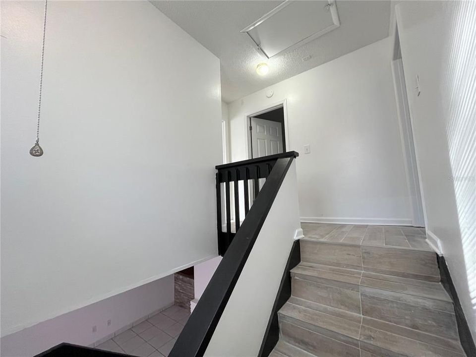 出租: $1,325 (2 贝兹, 1 浴室, 996 平方英尺)