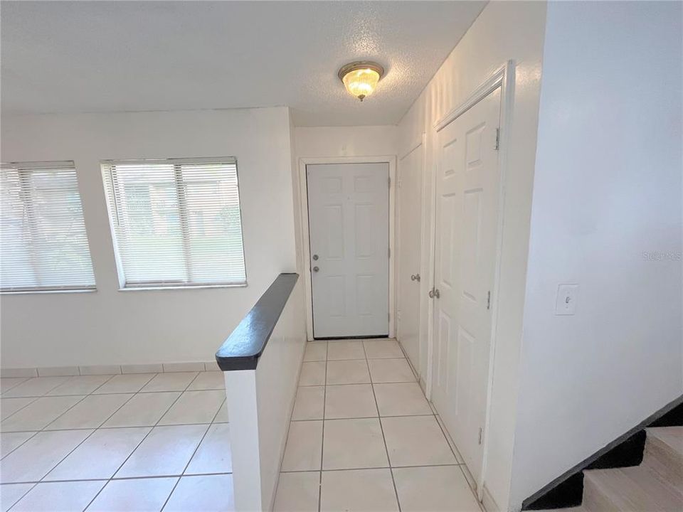 出租: $1,325 (2 贝兹, 1 浴室, 996 平方英尺)