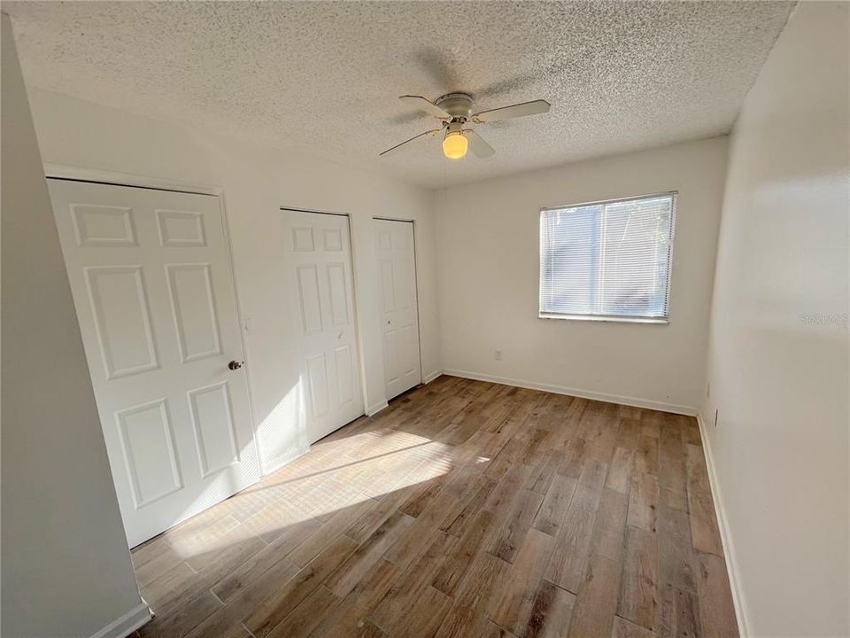 出租: $1,325 (2 贝兹, 1 浴室, 996 平方英尺)