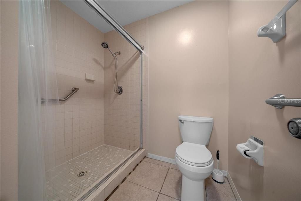 For Sale: $189,900 (2 beds, 2 baths, 1374 Square Feet)