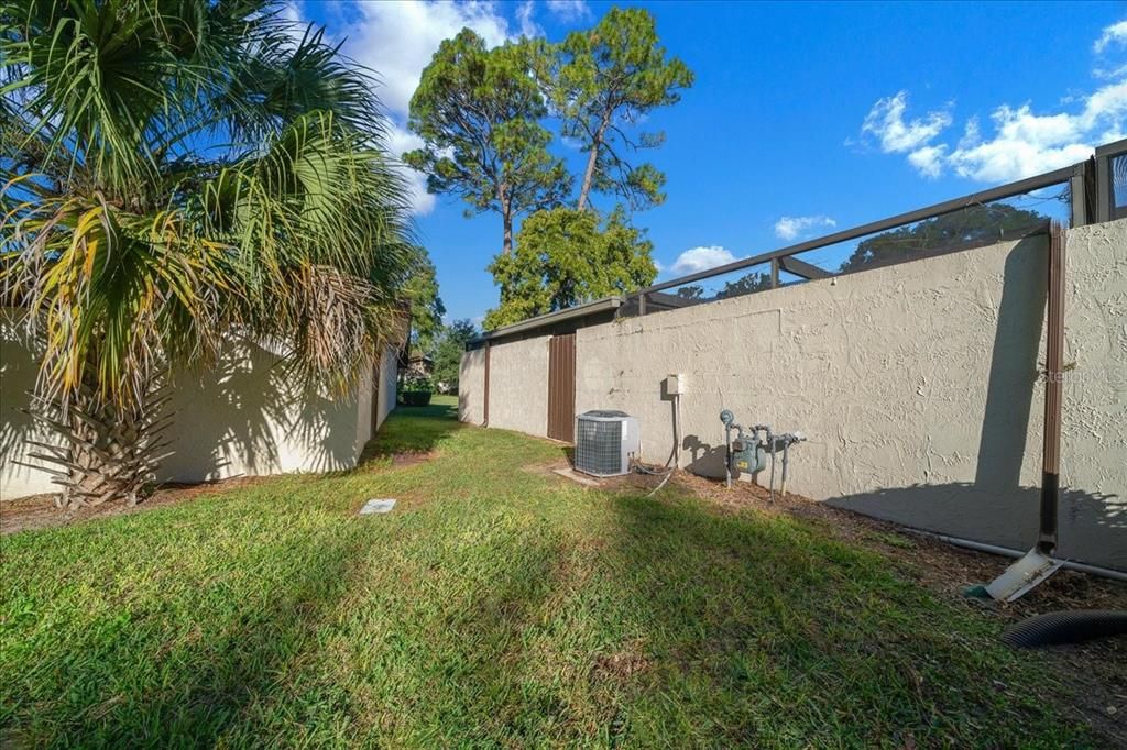 For Sale: $189,900 (2 beds, 2 baths, 1374 Square Feet)