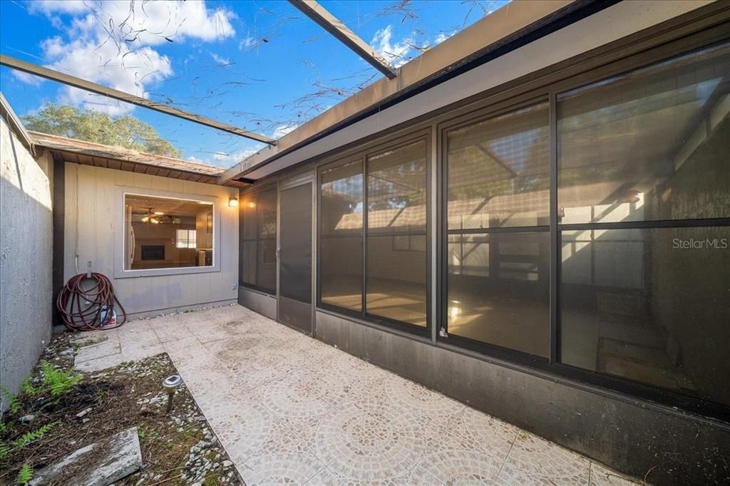 For Sale: $189,900 (2 beds, 2 baths, 1374 Square Feet)