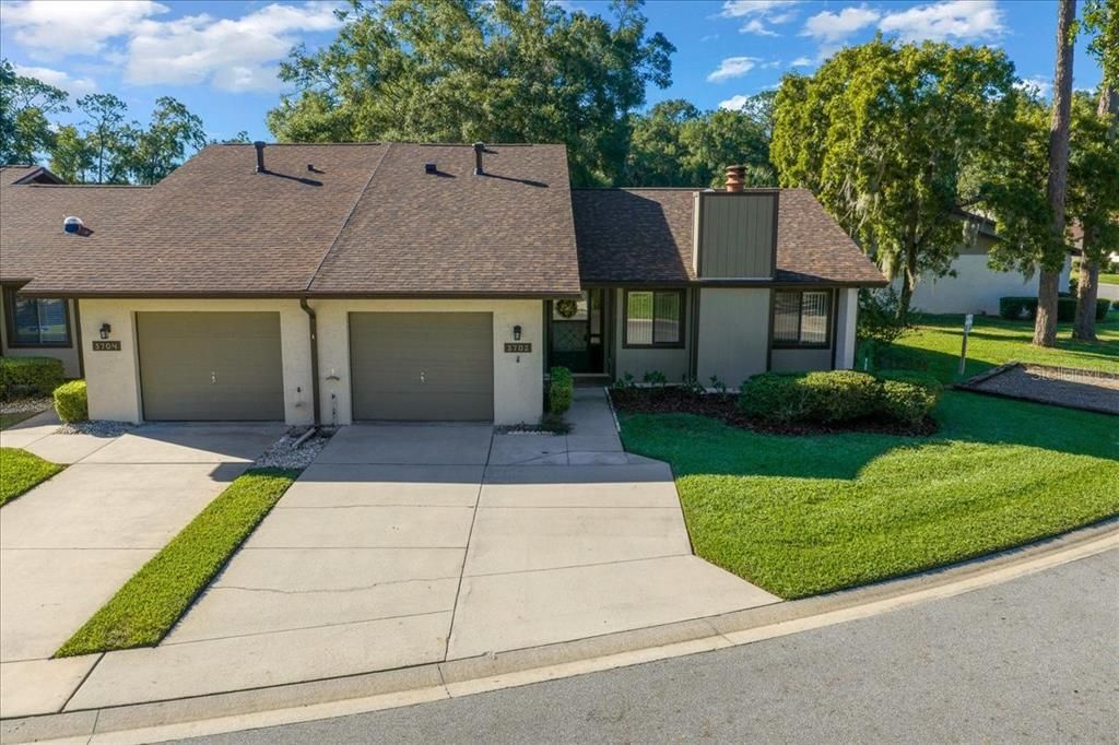 For Sale: $189,900 (2 beds, 2 baths, 1374 Square Feet)