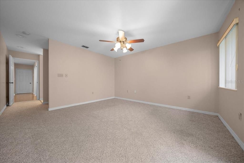 For Sale: $189,900 (2 beds, 2 baths, 1374 Square Feet)