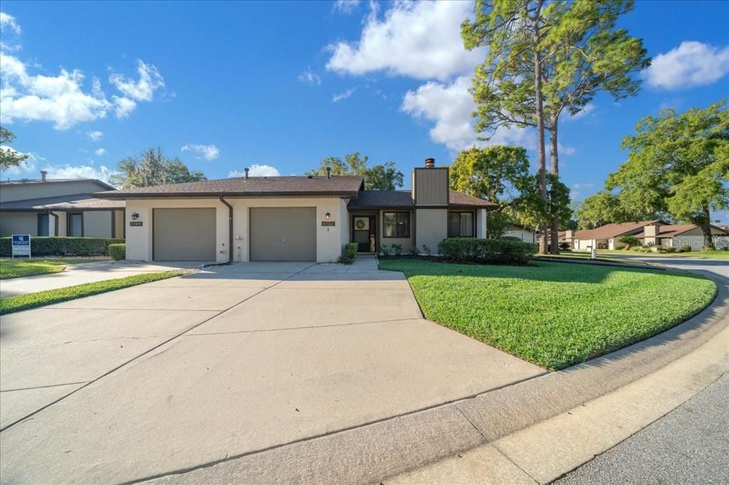 For Sale: $189,900 (2 beds, 2 baths, 1374 Square Feet)