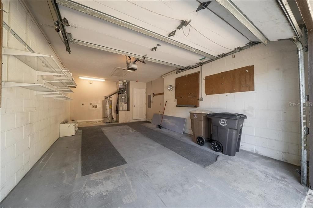 For Sale: $189,900 (2 beds, 2 baths, 1374 Square Feet)