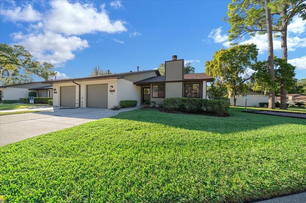 For Sale: $189,900 (2 beds, 2 baths, 1374 Square Feet)