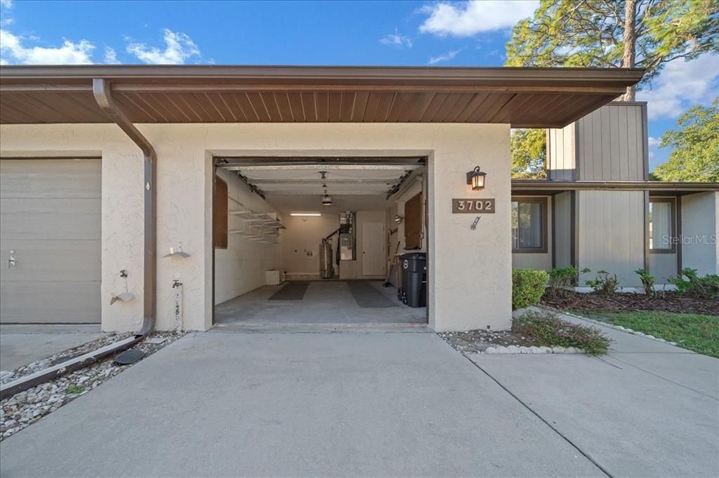 For Sale: $189,900 (2 beds, 2 baths, 1374 Square Feet)