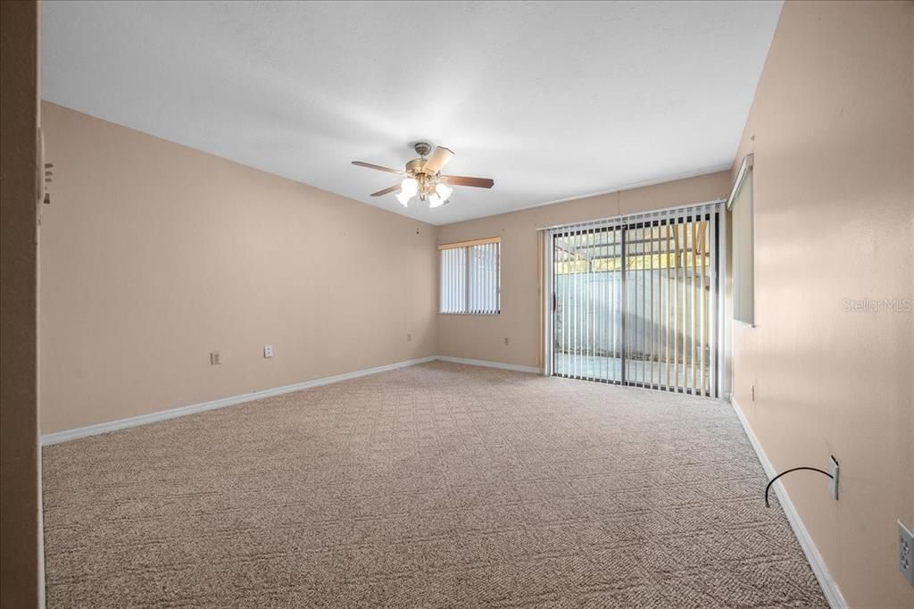 For Sale: $189,900 (2 beds, 2 baths, 1374 Square Feet)