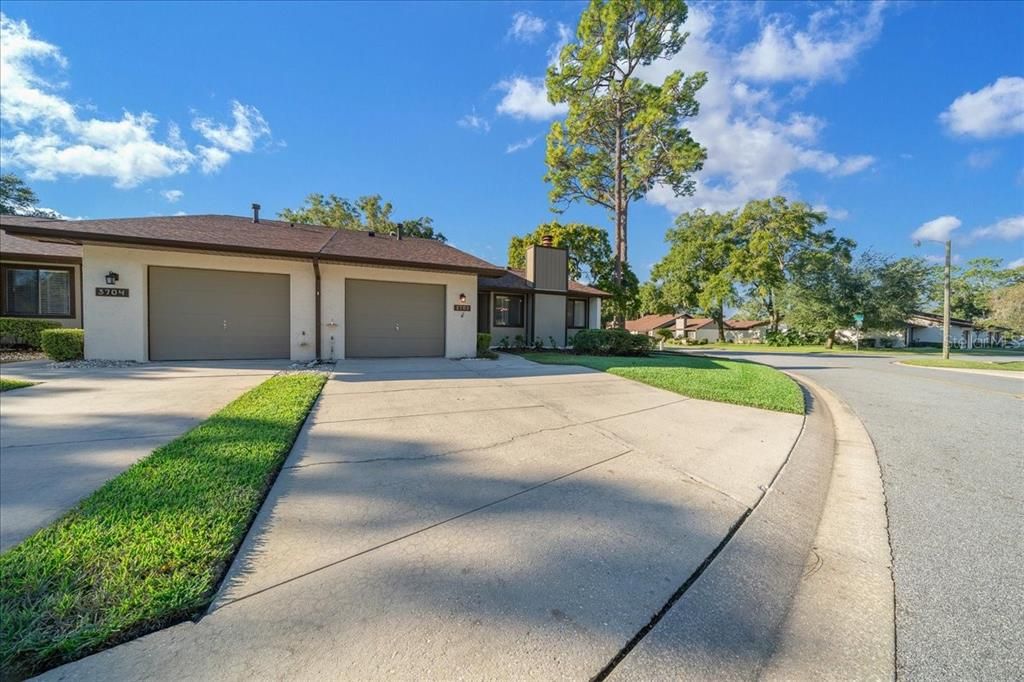 For Sale: $189,900 (2 beds, 2 baths, 1374 Square Feet)