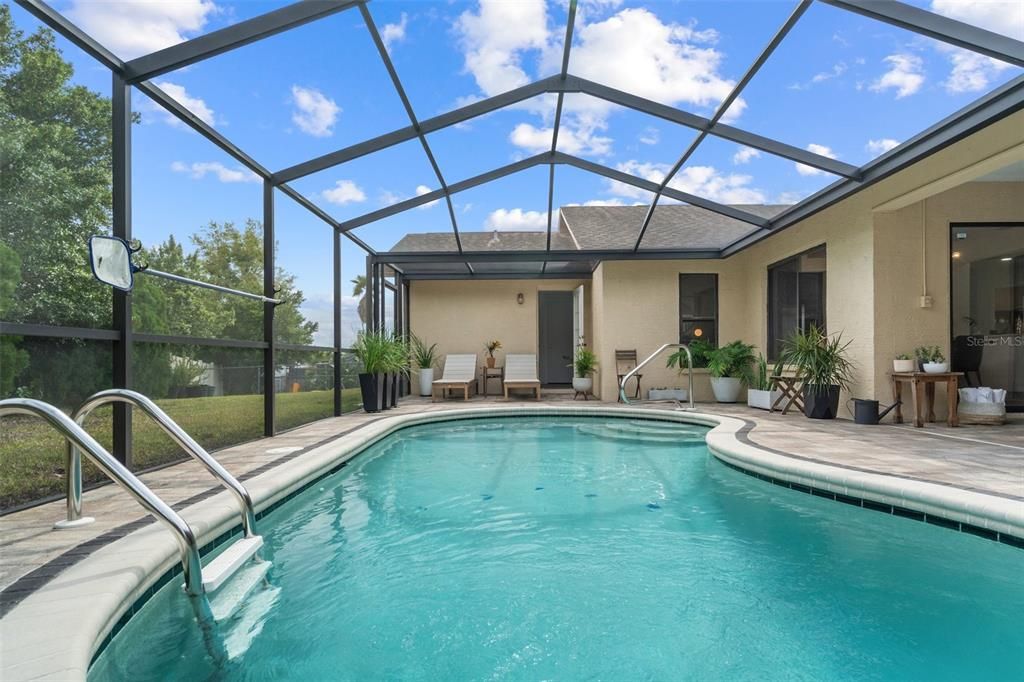 For Sale: $425,000 (4 beds, 3 baths, 2213 Square Feet)