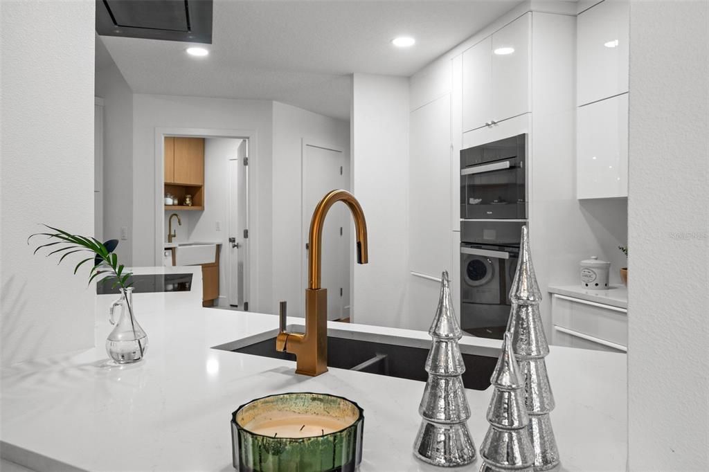 For Sale: $425,000 (4 beds, 3 baths, 2213 Square Feet)