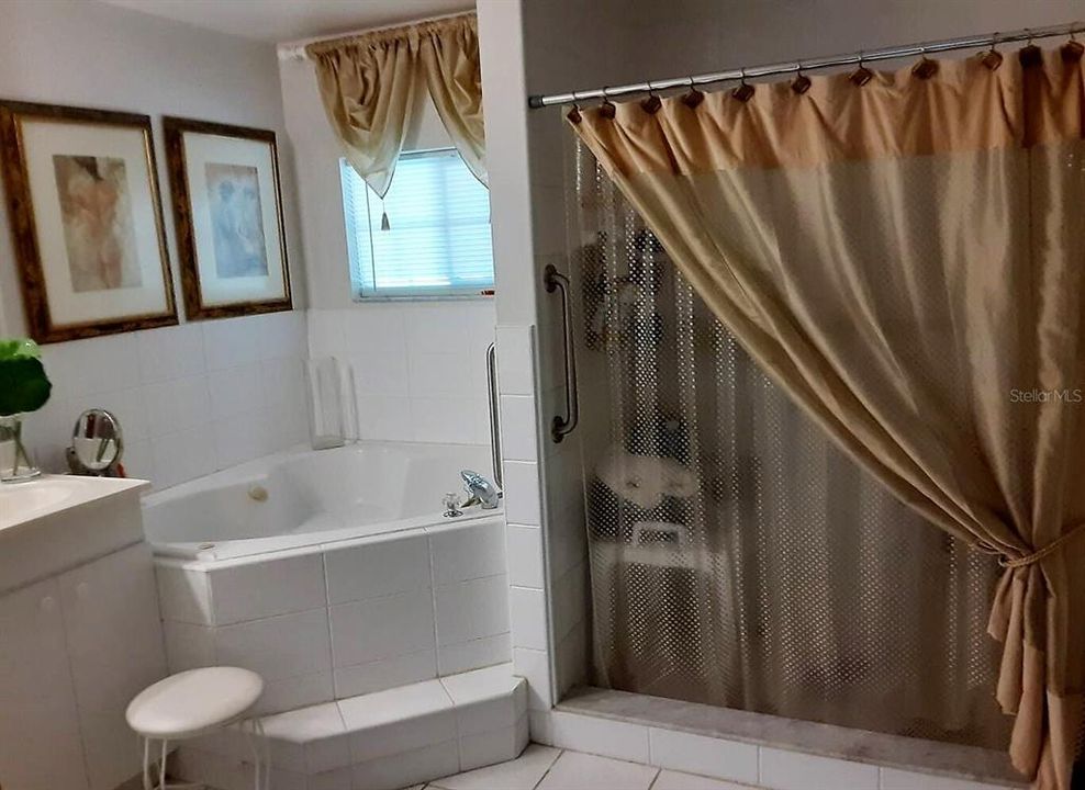 В аренду: $2,600 (3 спален, 3 ванн, 2247 Квадратных фут)