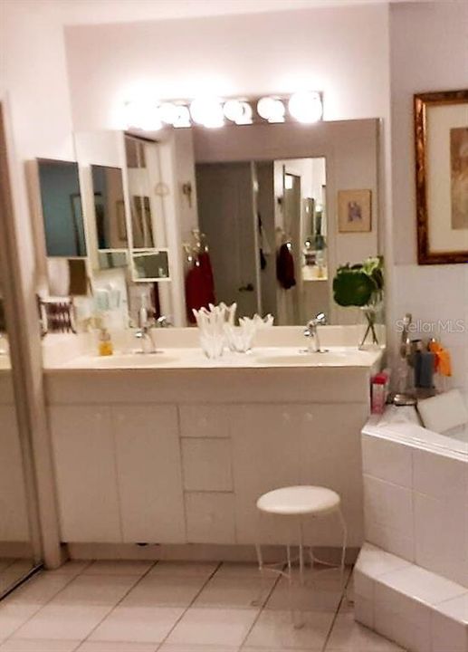 В аренду: $2,600 (3 спален, 3 ванн, 2247 Квадратных фут)