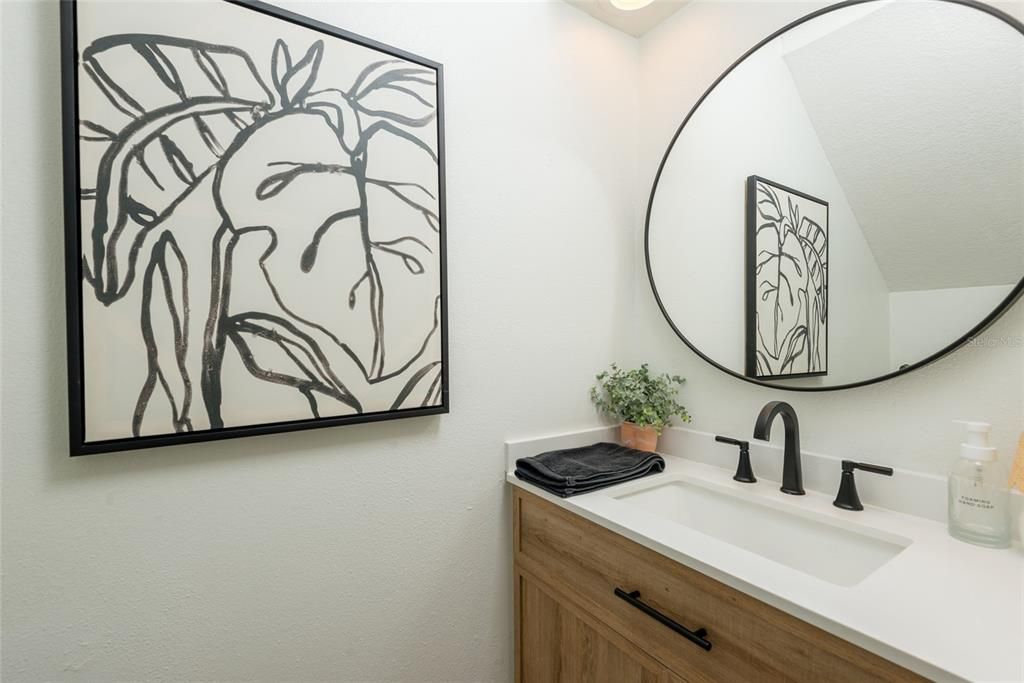 Active With Contract: $2,950 (2 beds, 2 baths, 1136 Square Feet)