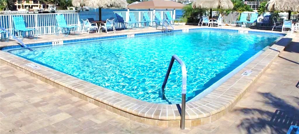 待售: $159,000 (1 贝兹, 1 浴室, 1060 平方英尺)