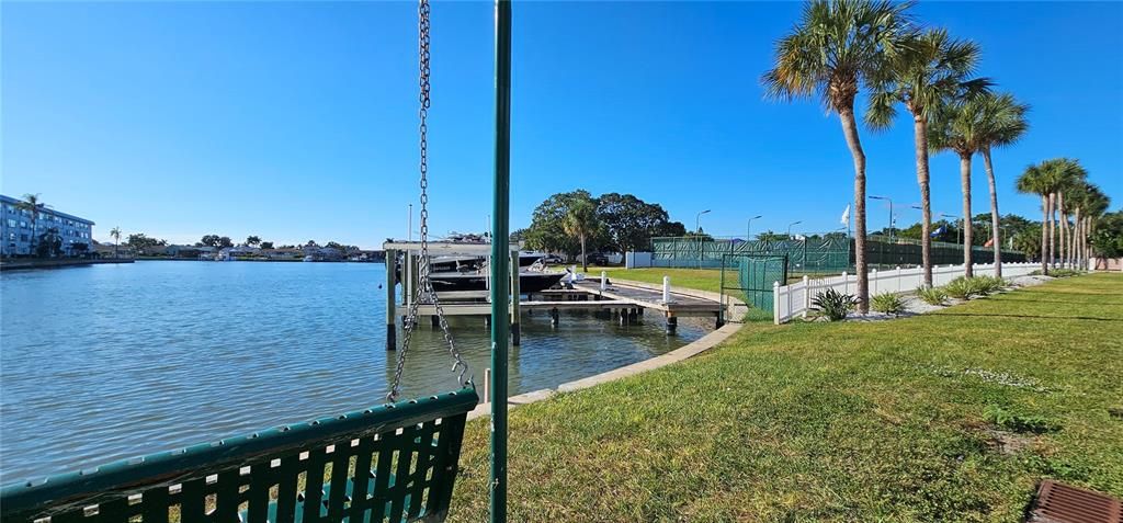 待售: $159,000 (1 贝兹, 1 浴室, 1060 平方英尺)