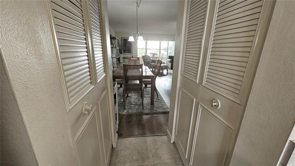 待售: $159,000 (1 贝兹, 1 浴室, 1060 平方英尺)