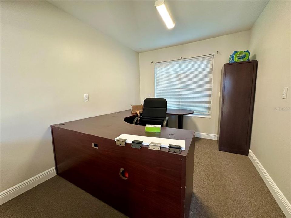 待售: $27,600 (0 贝兹, 0 浴室, 768 平方英尺)