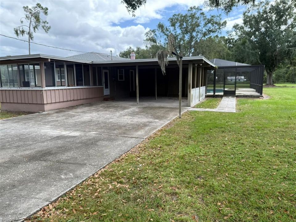 合同活跃: $565,000 (3 贝兹, 2 浴室, 2346 平方英尺)