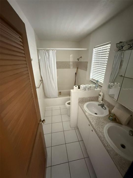 合同活跃: $565,000 (3 贝兹, 2 浴室, 2346 平方英尺)