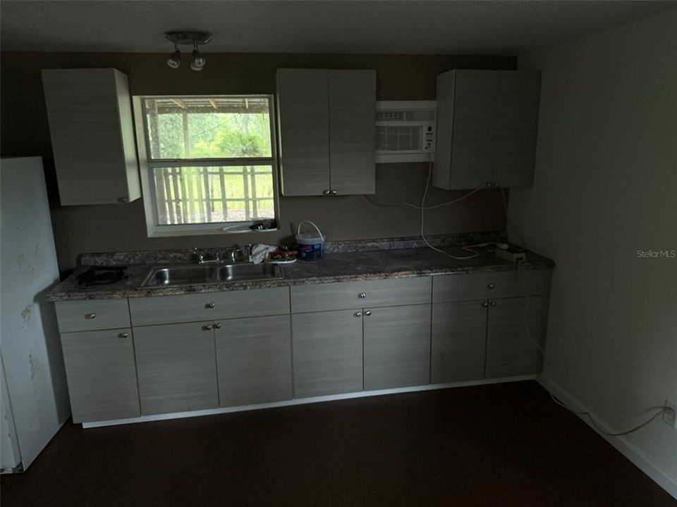 合同活跃: $565,000 (3 贝兹, 2 浴室, 2346 平方英尺)