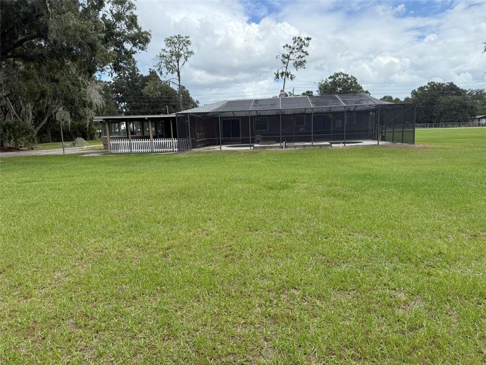 合同活跃: $565,000 (3 贝兹, 2 浴室, 2346 平方英尺)