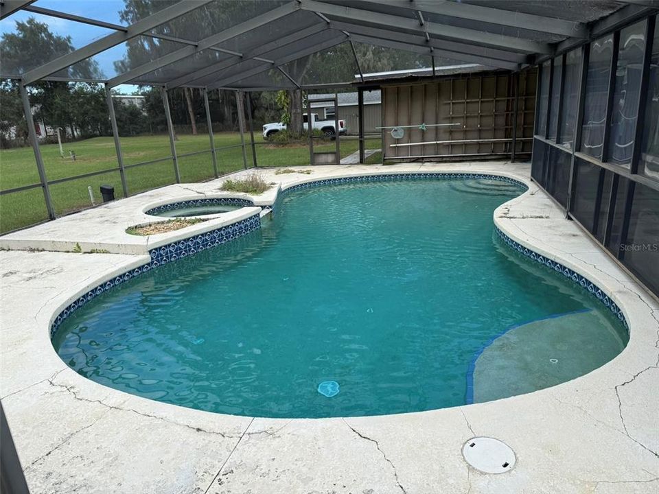 合同活跃: $565,000 (3 贝兹, 2 浴室, 2346 平方英尺)