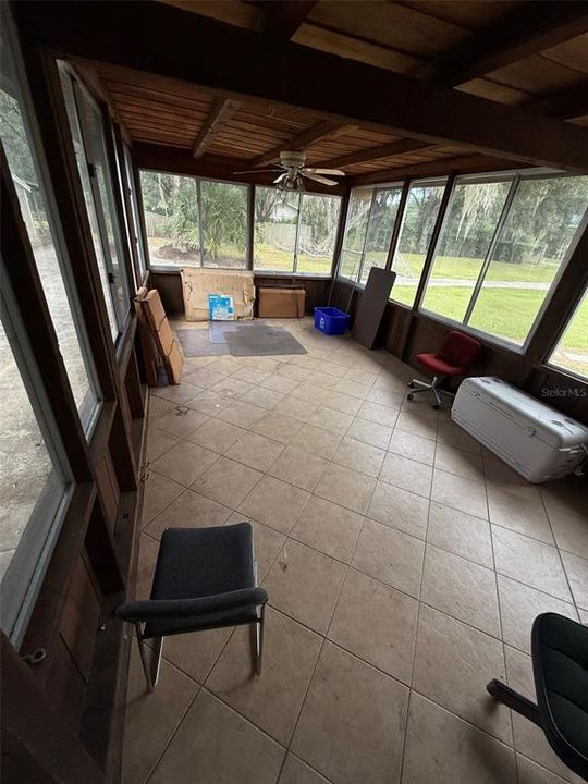 合同活跃: $565,000 (3 贝兹, 2 浴室, 2346 平方英尺)