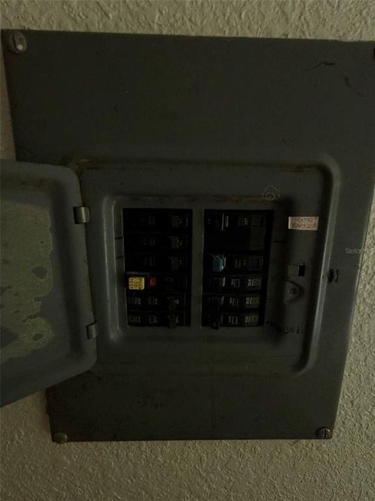 合同活跃: $565,000 (3 贝兹, 2 浴室, 2346 平方英尺)