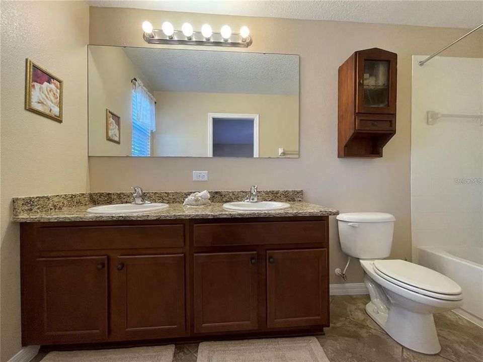 待售: $783,750 (6 贝兹, 5 浴室, 3968 平方英尺)