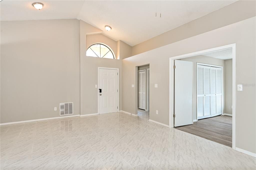 For Rent: $2,190 (3 beds, 2 baths, 1346 Square Feet)