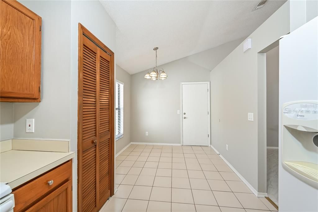 For Rent: $2,190 (3 beds, 2 baths, 1346 Square Feet)