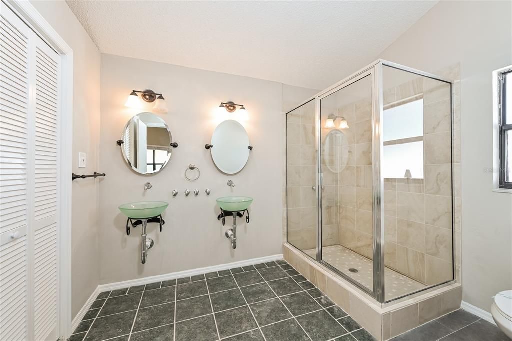 For Rent: $2,190 (3 beds, 2 baths, 1346 Square Feet)