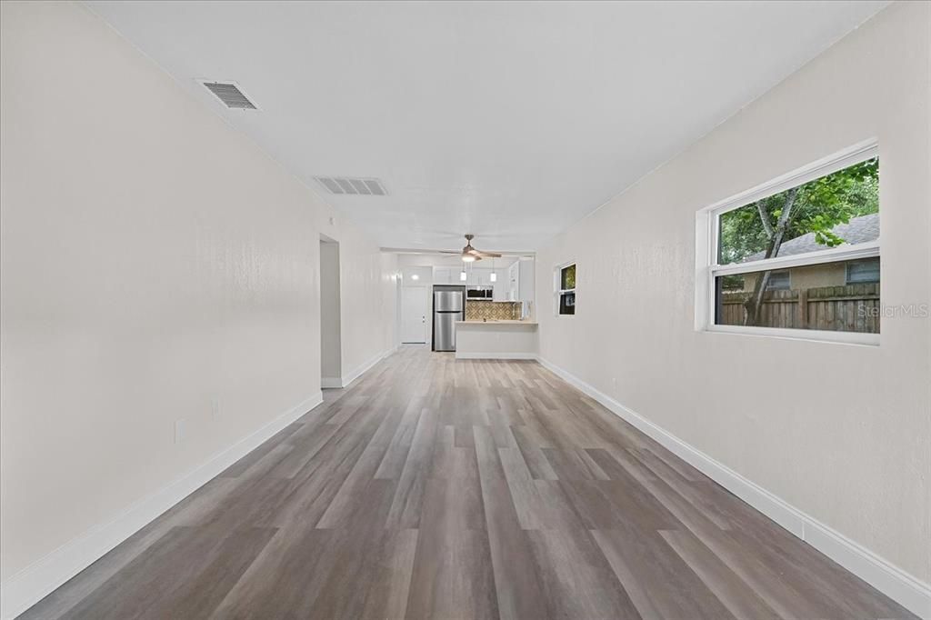 待售: $350,000 (3 贝兹, 2 浴室, 1280 平方英尺)