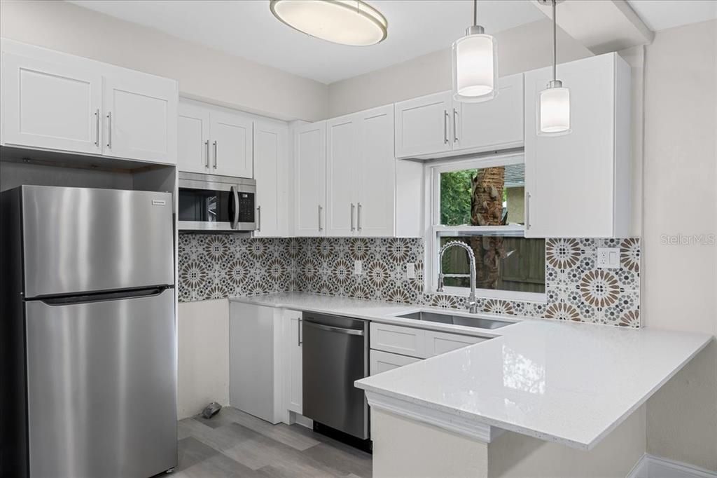 待售: $350,000 (3 贝兹, 2 浴室, 1280 平方英尺)