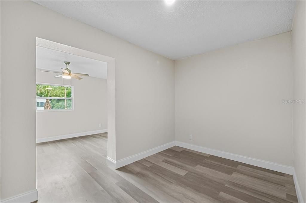 待售: $350,000 (3 贝兹, 2 浴室, 1280 平方英尺)