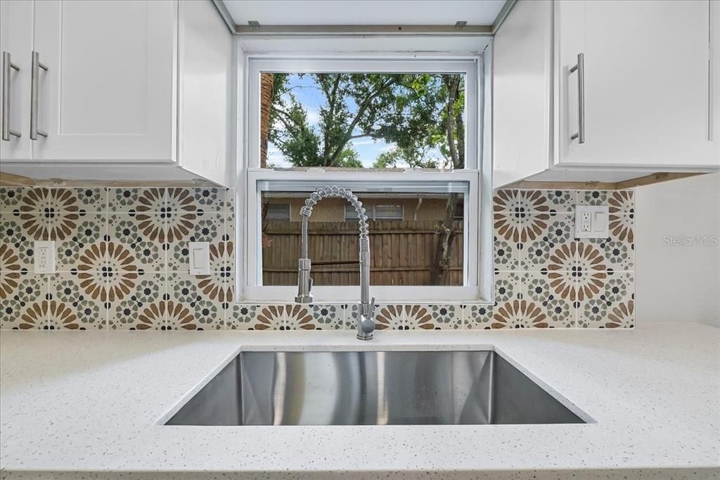 待售: $350,000 (3 贝兹, 2 浴室, 1280 平方英尺)