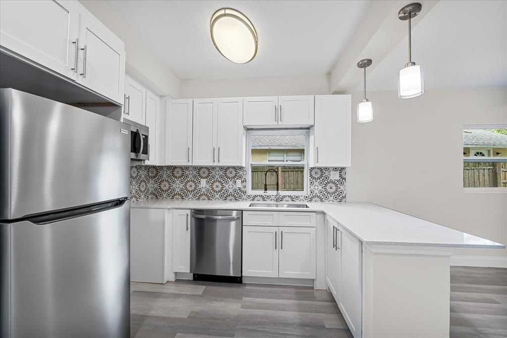 待售: $350,000 (3 贝兹, 2 浴室, 1280 平方英尺)