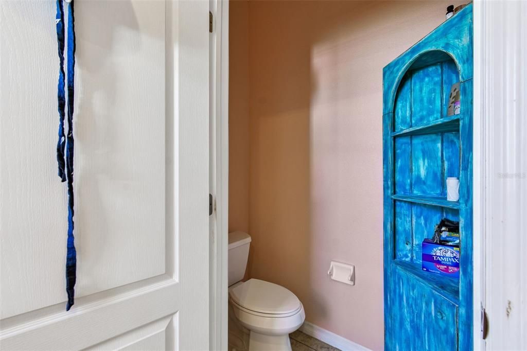 На продажу: $379,000 (4 спален, 2 ванн, 2045 Квадратных фут)