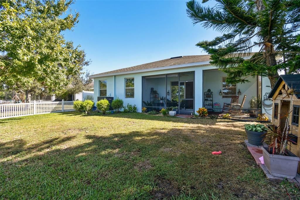 На продажу: $379,000 (4 спален, 2 ванн, 2045 Квадратных фут)