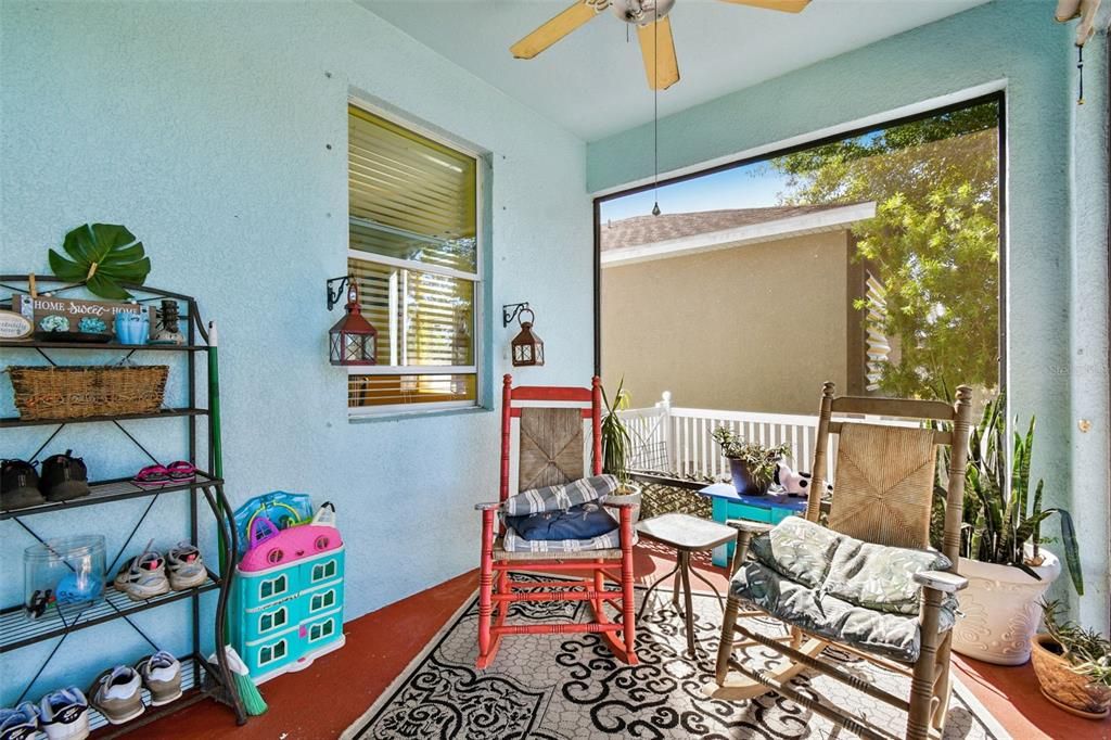 На продажу: $379,000 (4 спален, 2 ванн, 2045 Квадратных фут)