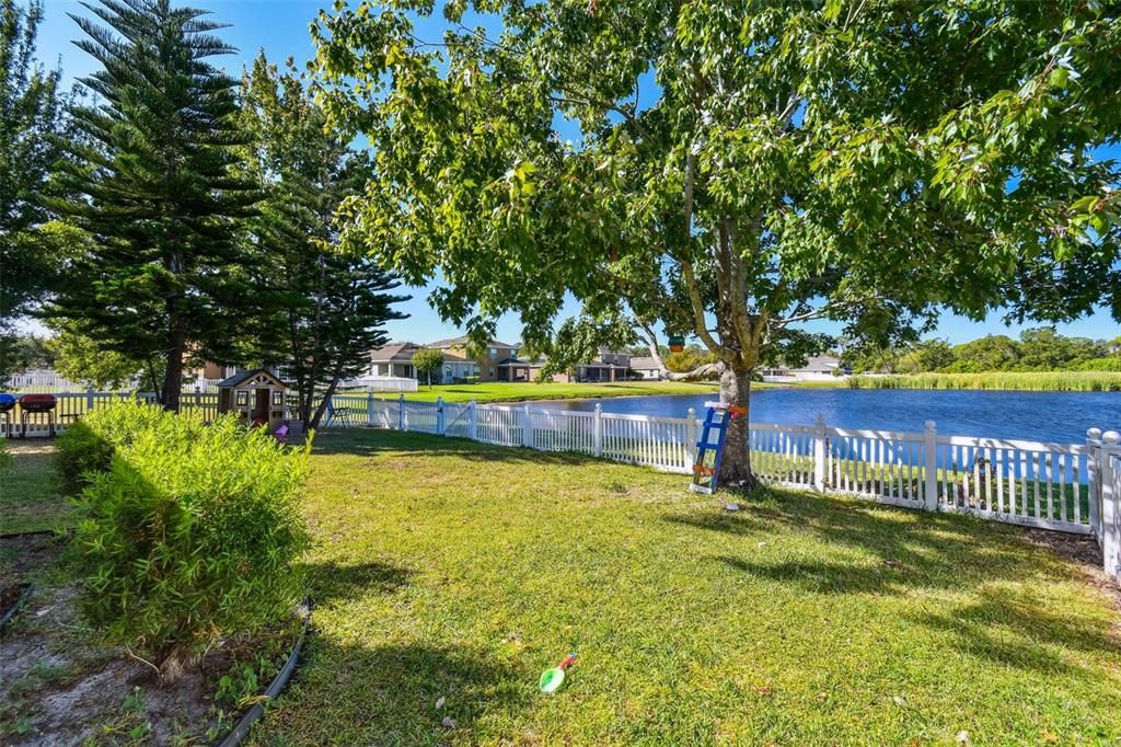 На продажу: $379,000 (4 спален, 2 ванн, 2045 Квадратных фут)