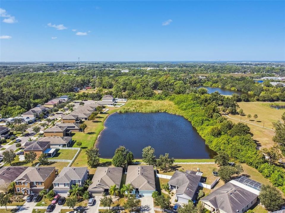 На продажу: $379,000 (4 спален, 2 ванн, 2045 Квадратных фут)