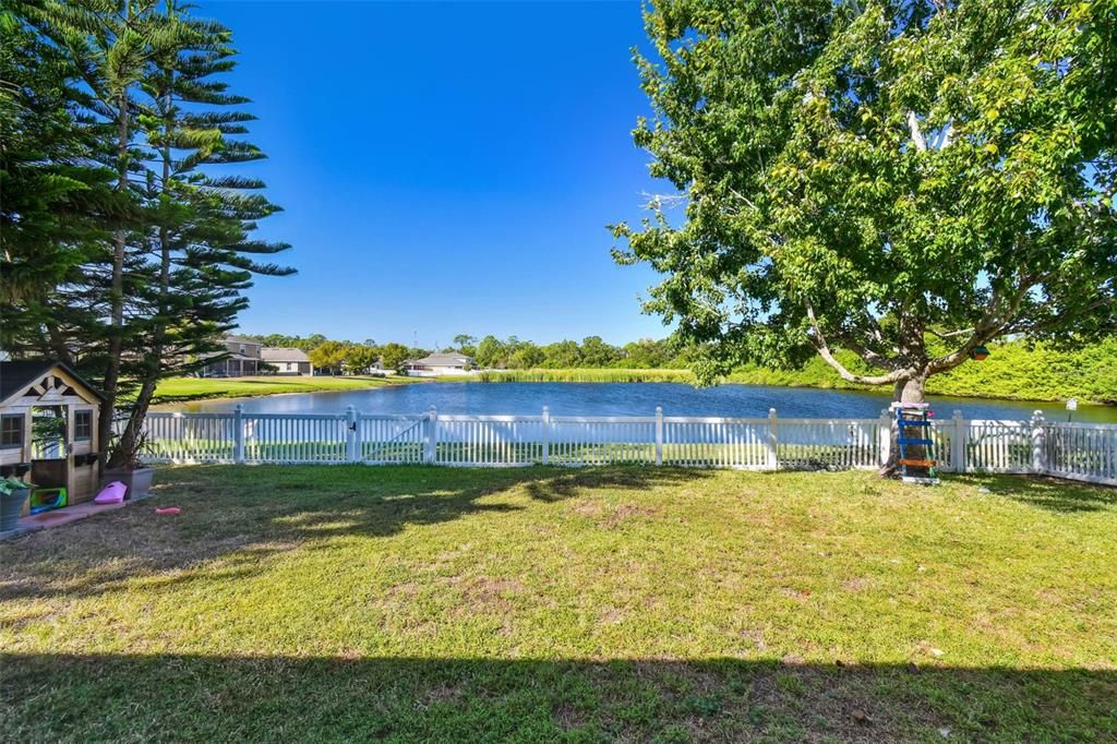 На продажу: $379,000 (4 спален, 2 ванн, 2045 Квадратных фут)