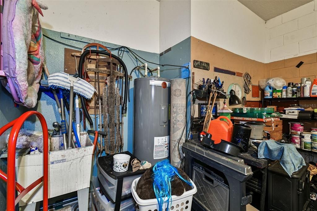 На продажу: $379,000 (4 спален, 2 ванн, 2045 Квадратных фут)